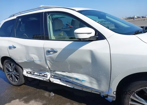 2018 Nissan Pathfinder Platinum из США, поврежденный, VIN 5N1DR2MM5JC609208